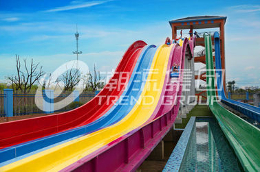 Waterslide de fibre de verre pour la station de vacances adulte de l'eau de vacances de sport aquatique/adapté aux besoins du client