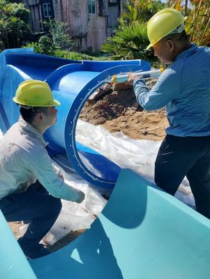 Toboggan aquatique en spirale personnalisé multi-pistes pour parcs aquatiques - Fabricant audité SGS