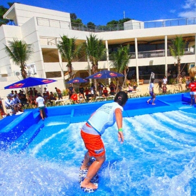 Tour extrême surfant durable 21.7m*13.4m d'amusement de sport de cavalier d'écoulement pour le parc aquatique