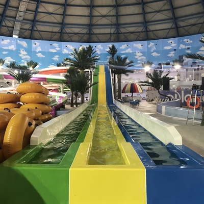 Projet de parc de toboggans aquatiques en piscine en fibre de verre à l' intérieur