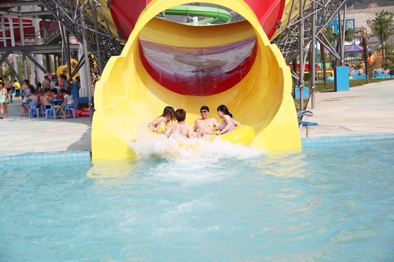 Glissière d'eau superbe de tornade d'équipement de parc aquatique au-dessus de Waterslide de piscine de la terre
