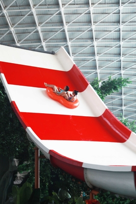 Équipement extérieur de parc d'Aqua de fibre de verre pour 4 - 6 personnes par temps