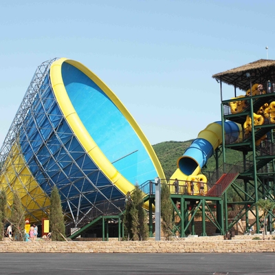 Monte adulte de personnes de diapositive d'eau d'équipement de parc aquatique grande 4