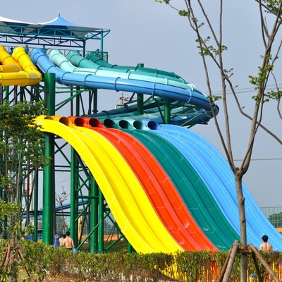 Le papillon attrayant emballant des glissières d'eau de fibre de verre a galvanisé le cadre d'acier au carbone pour le parc d'Aqua