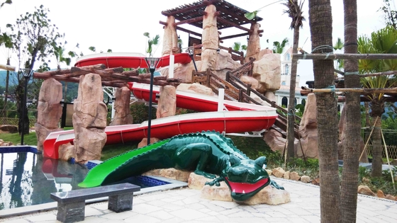 Glissière blanche de parc d'Aqua de couleur, taille d'intérieur de diapositives d'eau de fibre de verre de jeu de famille 6m pour le parc aquatique