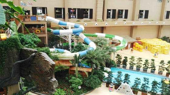 Glissière de parc d'Aqua, taille d'intérieur de diapositives d'eau de fibre de verre de jeu de famille 6m pour le parc aquatique adapté aux besoins du client