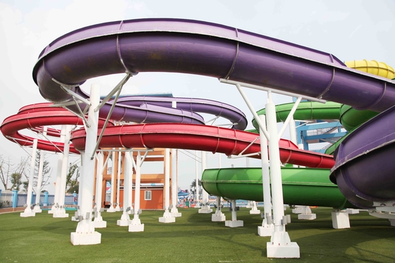 Glissières d'eau en spirale faites sur commande de vente chaude pour le parc aquatique d'Aqua en Chine