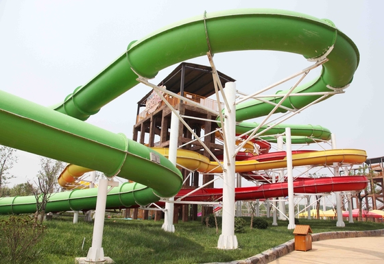 Les grandes glissières d'eau commerciales vertes de piscine pour des glissières d'eau de parc à thème/arrière-cour badine