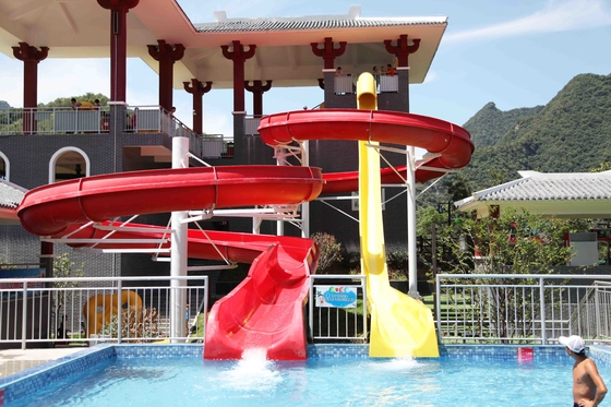 Grandes glissières d'eau visuelles fortes drôles pour le grand parc aquatique extérieur de spirale de station de vacances