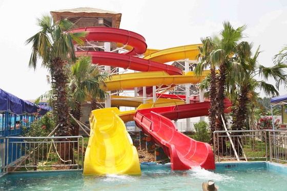 Glissières d'eau faites sur commande pour le grand parc aquatique extérieur de spirale de station de vacances, ISO-9001