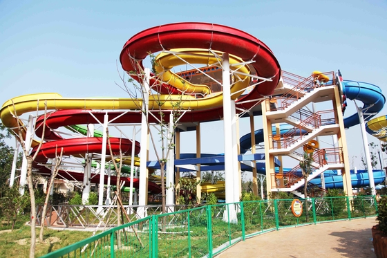 En excitant des glissières d'eau d'équipement/fibre de verre de Waterpark avec l'acier inoxydable 304 vissez