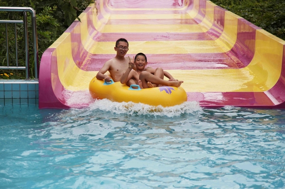 Équipement adapté aux besoins du client de parc aquatique excitant des Waterslides de fibre de verre de piscine de Swwiming pour des adultes