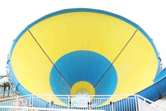 Les petites glissières d'eau de fibre de verre pour l'interaction de famille dans les enfants arrosent le terrain de jeu pour le parc aquatique
