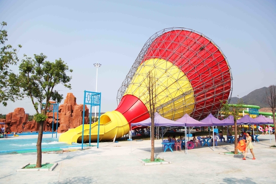 Personnes de la taille 4 de diapositives d'eau de fibre de verre 16m/surface au sol adultes du temps 42*60m pour le parc aquatique
