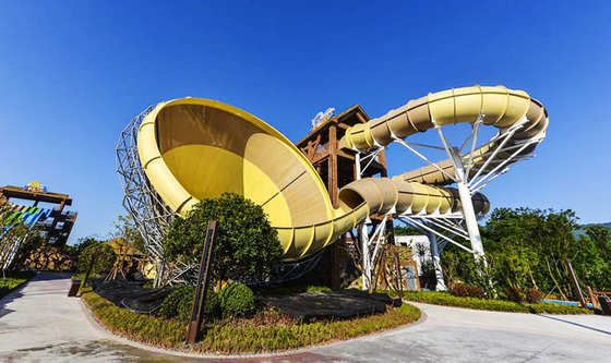 Glissière d'eau commerciale de famille de fibre de verre de tornade pour le parc aquatique, surface au sol de 42*70m