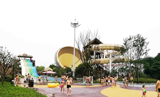 Glissière d'eau commerciale de famille de fibre de verre de tornade pour le parc aquatique, surface au sol de 42*70m