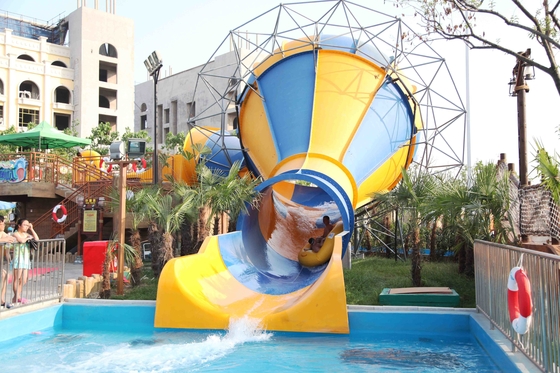 Glissière de jeu d'intérieur de l'eau de Comercial petite/glissière d'eau de tornade tour 100m3/Hr de parc aquatique petite