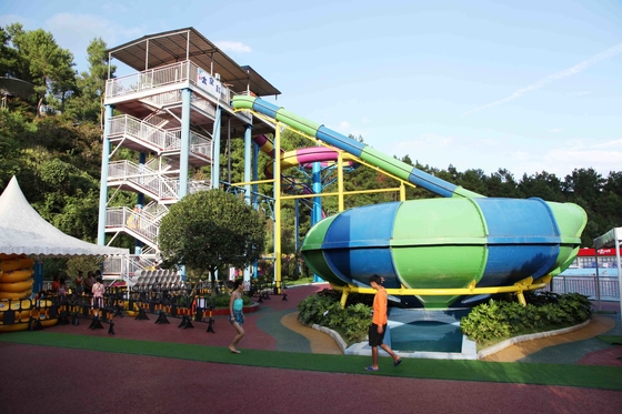 Espacez la glissière d'eau de cuvette avec les cavaliers de la capacité élevée 720/h pour de grands parcs aquatiques