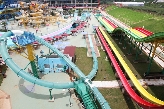 Glissières d'eau passionnantes de fibre de verre de parc d'Aqua, taille 16m de plate-forme pour le parc aquatique