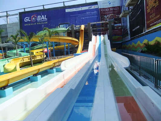 Glissières d'eau à grande vitesse de fibre de verre/glissière en plastique eau adulte pour le parc aquatique d'aventure