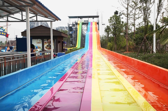 Glissières d'eau faites sur commande multi de l'arc-en-ciel FRP de ruelles dans une glissière d'eau de parc d'attractions