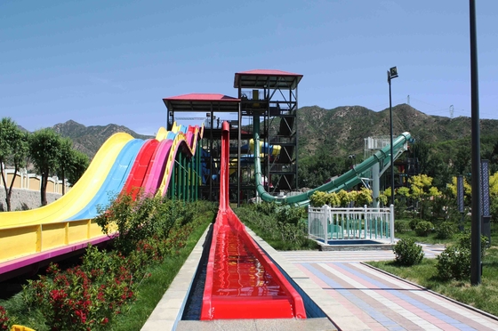 Glissières d'eau commerciales pour les enfants, équipement extérieur de terrain de jeu pour le parc aquatique