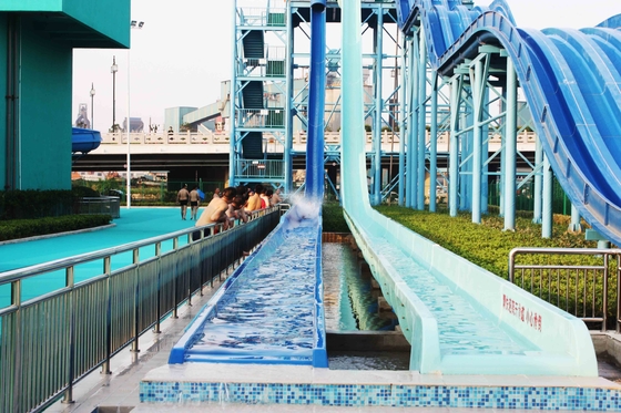 Glissière d'eau adulte à grande vitesse colorée avec la construction de parc d'attractions de l'eau pour le parc aquatique