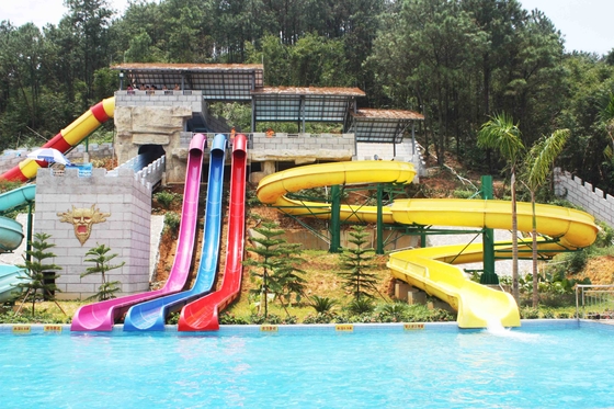 Glissières d'eau faites sur commande d'article général de parc aquatique à grande vitesse avec la capacité de 120 cavaliers/H