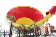Glissière d'eau superbe de tornade d'équipement de parc aquatique au-dessus de Waterslide de piscine de la terre