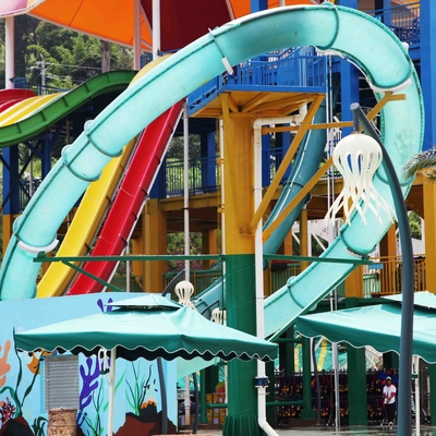 Glissières d'eau énormes de fibre de verre de boucle d'Aqua pour l'adulte, type fixe glissière pour le parc d'attractions