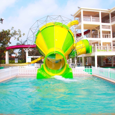 Glissière de jeu d'intérieur de l'eau de Comercial petite/glissière d'eau de tornade tour 100m3/Hr de parc aquatique petite