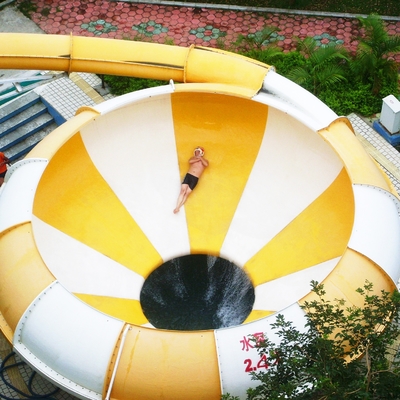 Glissières d'eau de fibre de verre de parc d'Aqua/glissière passionnantes adaptées aux besoins du client de corps pour l'amusement de l'eau