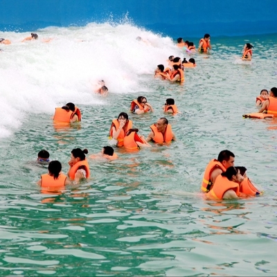 Machine populaire adaptée aux besoins du client de piscine de vague de parc aquatique pour le grand parc aquatique