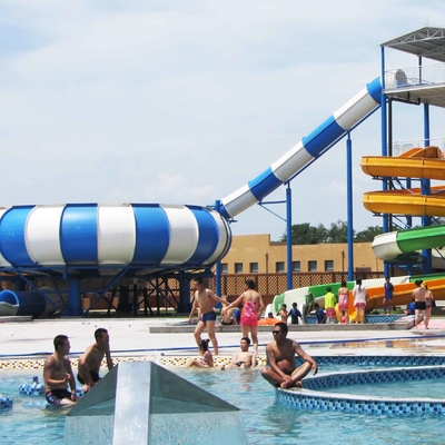Glissières d'eau géantes adaptées aux besoins du client de l'espace de glissières d'eau de fibre de verre de parc d'Aqua d'amusement pour le projet d'eau
