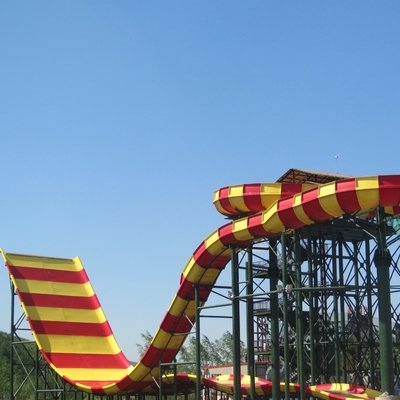 Équipement de parc d'Aqua de fibre de verre, glissière d'eau géante de boomerang pour le parc aquatique