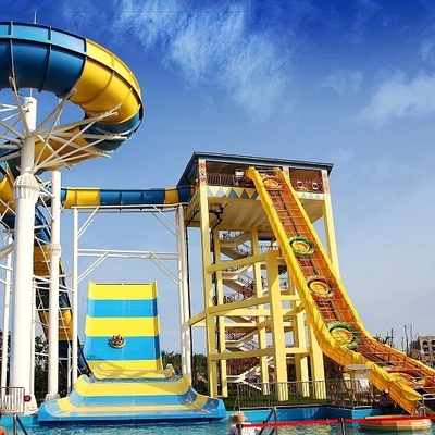 Glissière d'eau géante de fibre de verre de boomerang d'Outdside pour la personne 6, taille 18.75M de tour de parc aquatique