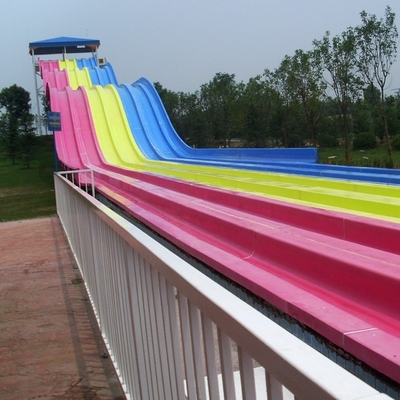Glissière côte à côte à plusieurs voies de course de fibre de verre, emballant le Waterslide, glissières d'eau faites sur commande