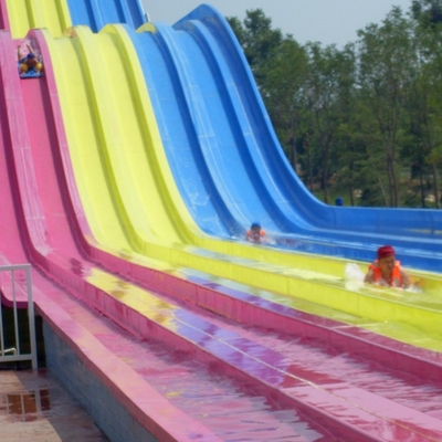 Glissière côte à côte à plusieurs voies de course de fibre de verre, emballant le Waterslide, glissières d'eau faites sur commande