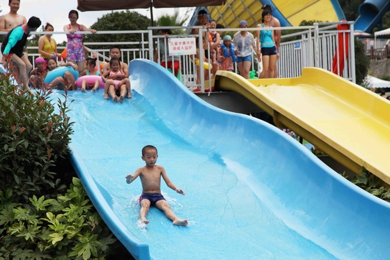 Mini glissière de piscine de fibre de verre d'équipement de parc aquatique pour le terrain de jeu d'enfants
