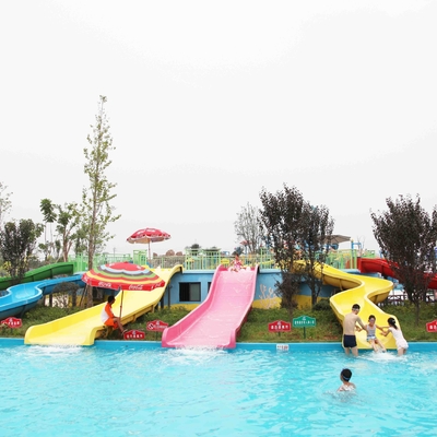 Glissières d'eau des enfants d'équipement de parc aquatique adaptées aux besoins du client pour des enfants
