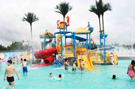Projet de parc aquatique/glissière d'eau adaptée aux besoins du client durable de terrain de jeu eau des enfants grande