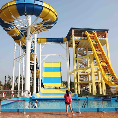 Équipement de parc d'Aqua de fibre de verre, glissière d'eau géante de boomerang pour la station de vacances