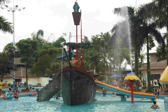 Équipement de parc aquatique de jeu d'Aqua de corsaire/grand bateau de pirate de fibre de verre de station de vacances