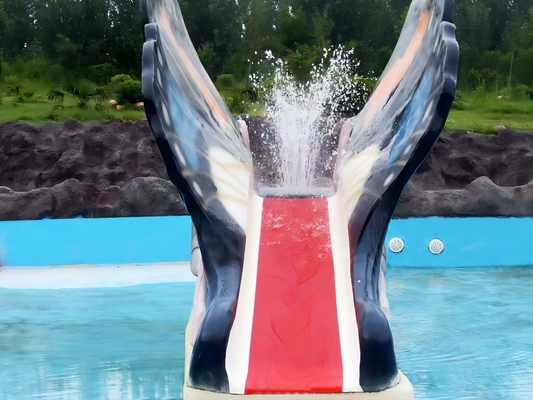 Petites glissières multicolores de piscine d'eau de papillon d'enfants de fibre de verre adaptées aux besoins du client