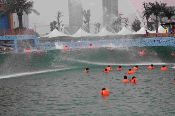Équipement de piscine de vague de parc d'Aqua, machine de vague de Waterpark pour l'amusement de famille
