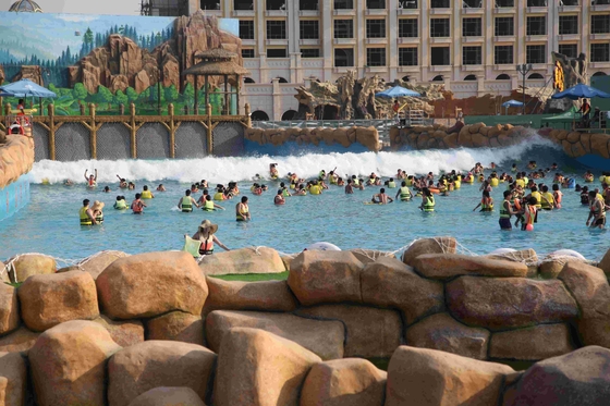 Vague Tsunami Parc aquatique personnalisé Machine à vagues pour le plaisir familial dans le parc aquatique 3 mètres
