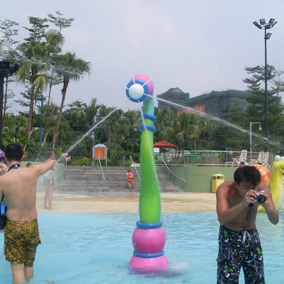 Douche adaptée aux besoins du client 2000*H2500 de fibre de verre d'équipement de parc aquatique de jet de taille pour le jeu de famille