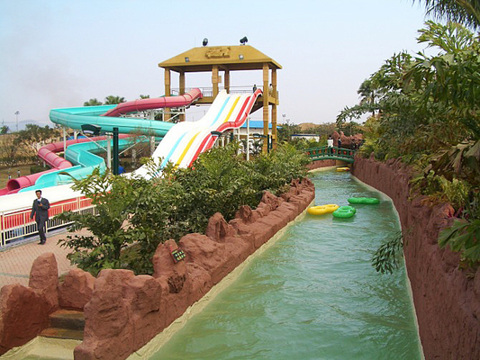 La piscine paresseuse de rivière pour détendent l'entainment du parc aquatique d'amusement