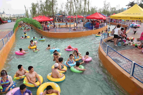 Équipement commercial paresseux géant de parc aquatique de piscine pour la famille