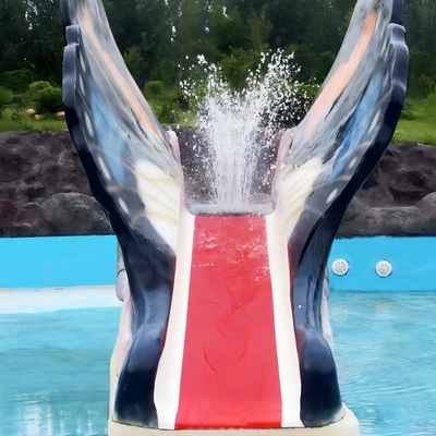 La piscine d'eau d'intérieur d'enfants d'équipement de terrain de jeu de l'eau glisse la fibre de verre de papillon